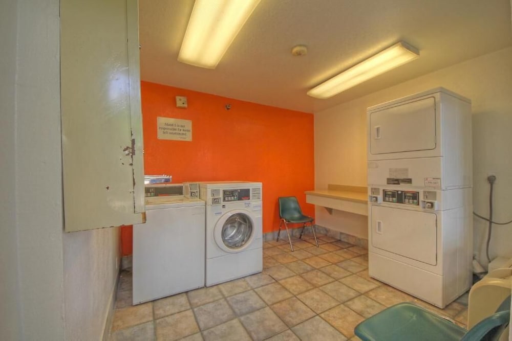 Motel6 San Antonio, TX - Six Flags Fiesta TX/La Cantera Area 7/44