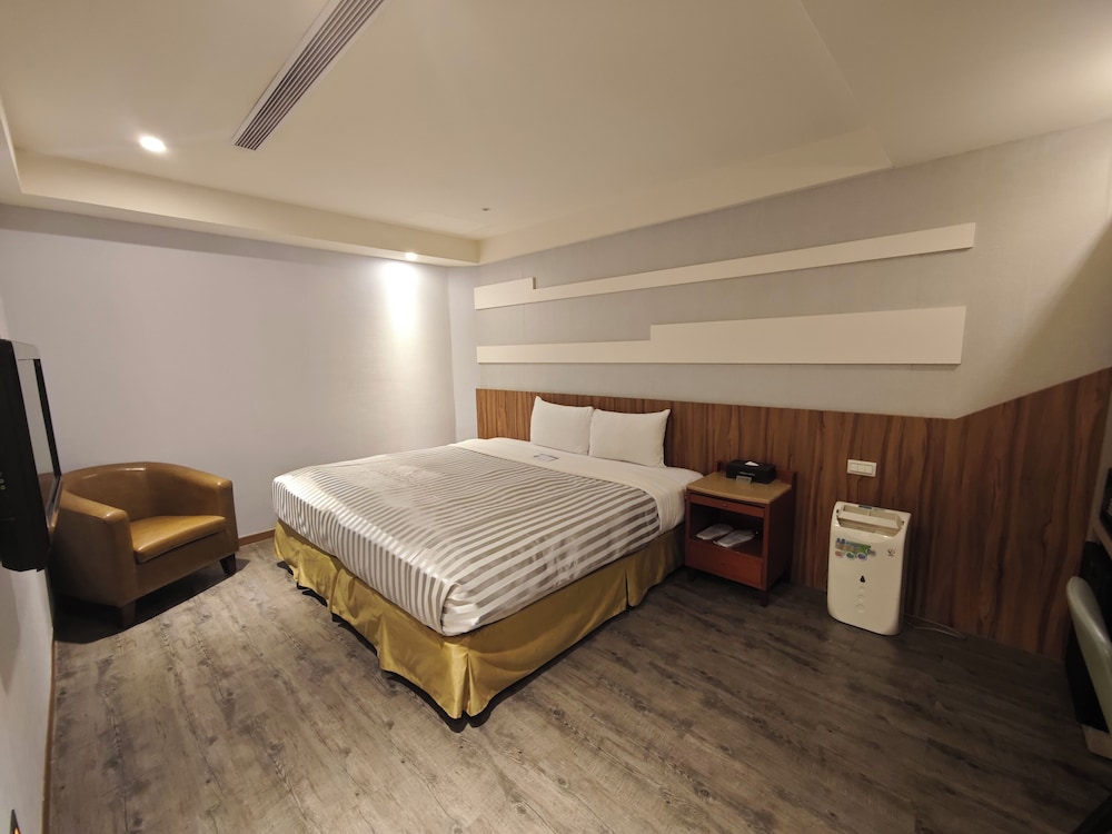 Standard, Twin Beds, No Window