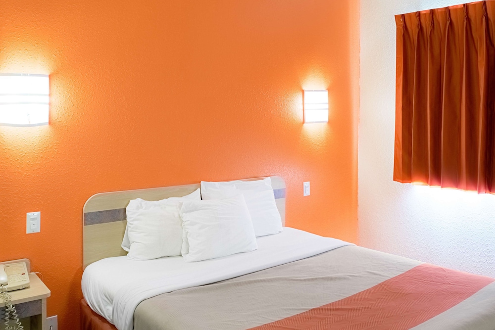 Motel6 Seymour, IN - North 28/51