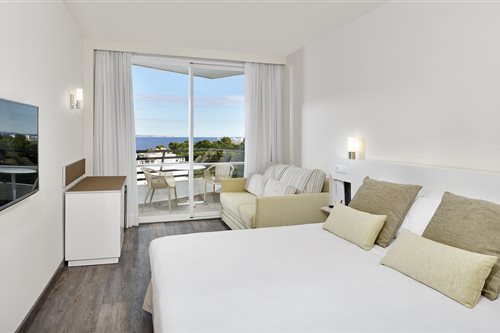 Room, Double or Twin Bed, Sea Front