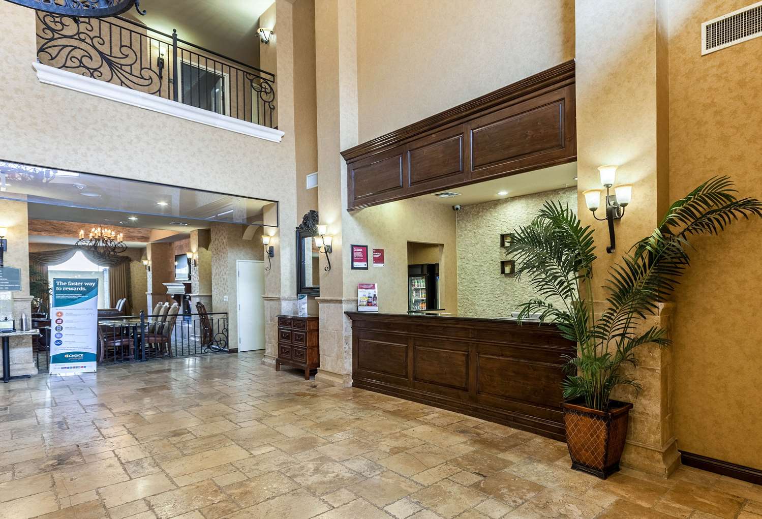Comfort Suites Alamo Riverwalk 5/35