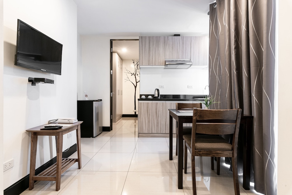 Artemis Place Makati 60/69