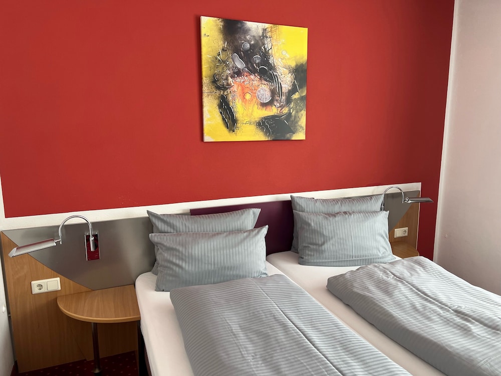Hotel Konrad Poetzel Holzkirchen 20/50