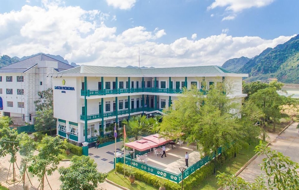 Sai Gon Phong Nha Hotel 3/28