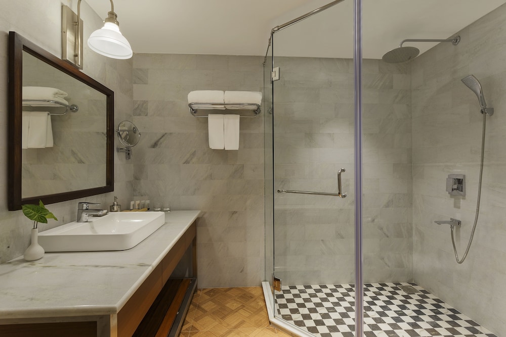 غرفة بريميوم بسرير كينج، CORBETT RIVERVIEW RETREAT 3/3