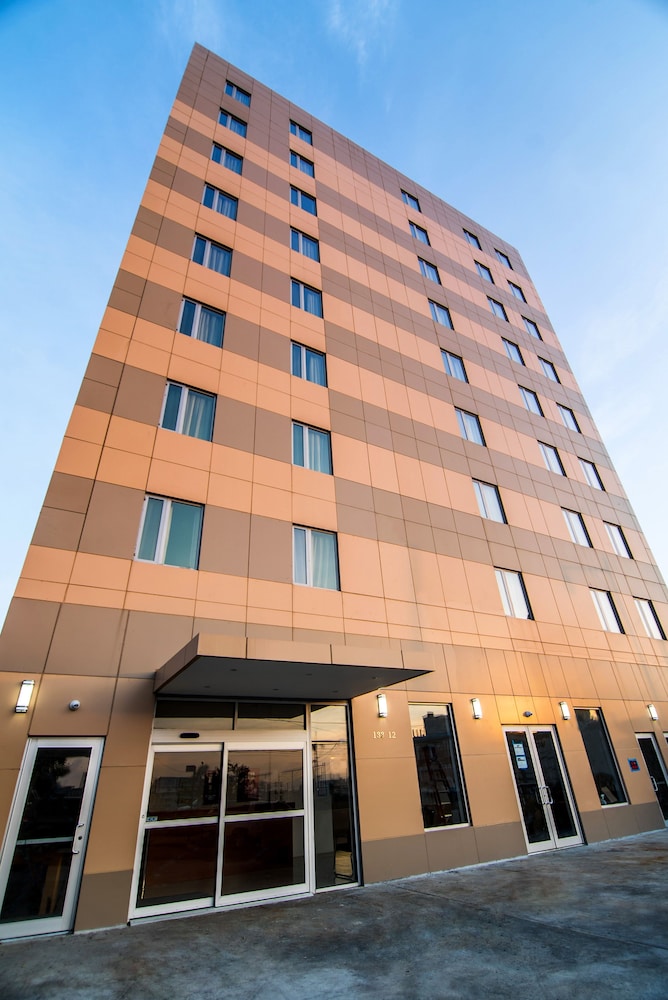 John Hotel 3/41