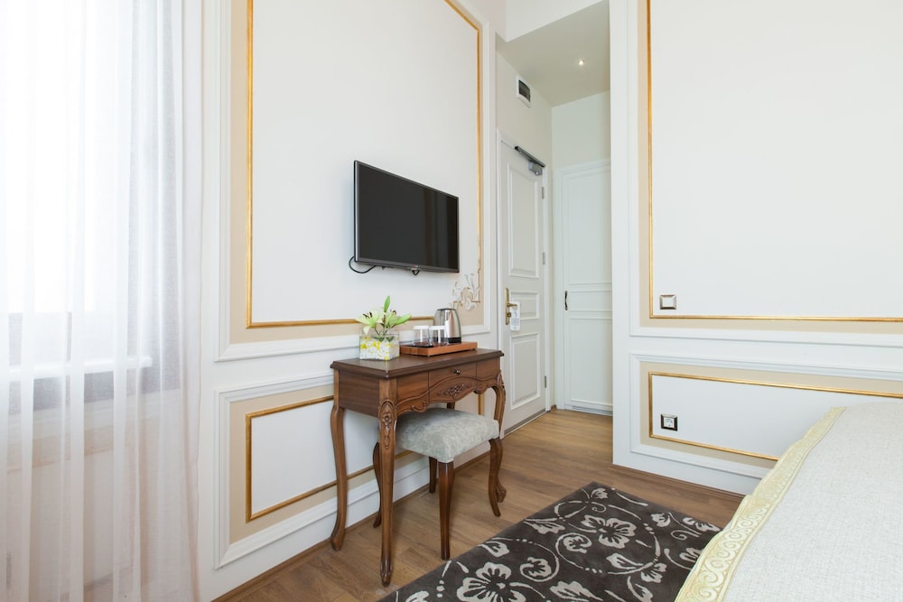Pera Parma Hotel 34/57