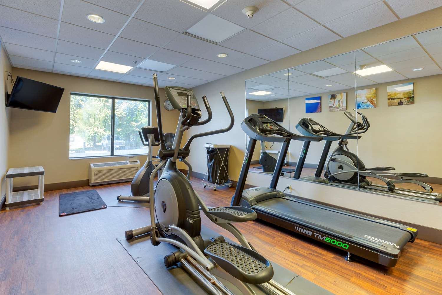 Comfort Inn Suites Cambridge 3/10