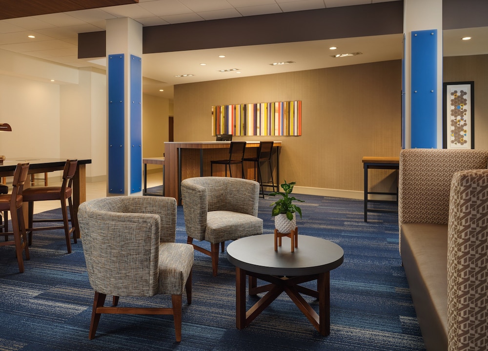 Holiday Inn Express And Suites Lockport 33/48