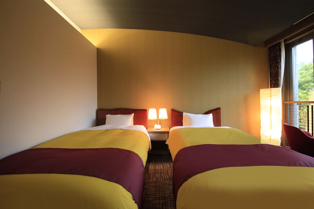 Hakone Fuga - Adults Only 16/50