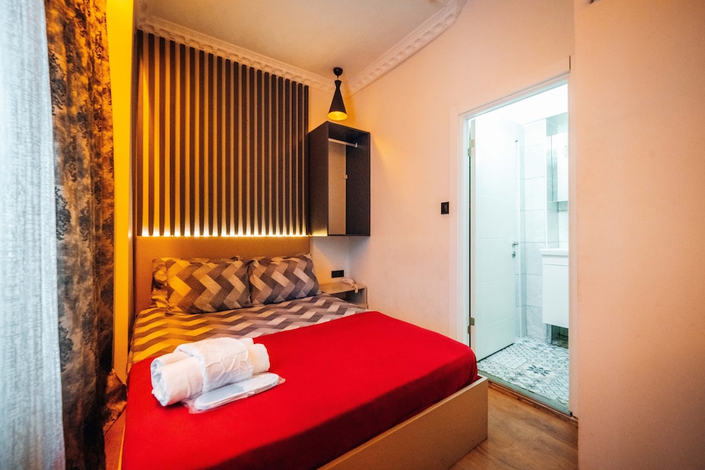 Evin Suit Hotel 15/50