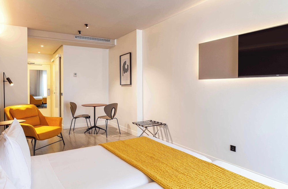 غرفة ثلاثية بثلاثة أسرّة، Suites Viena Plaza de Espana 3/8
