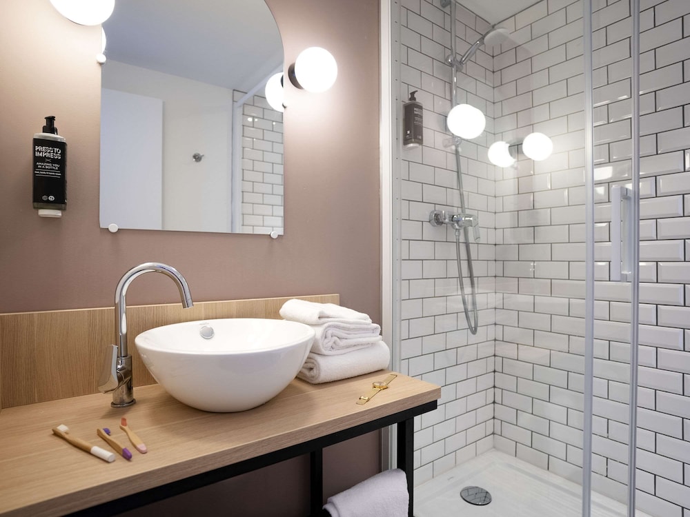 ibis Styles Lille Neuville en Ferrain 46/47