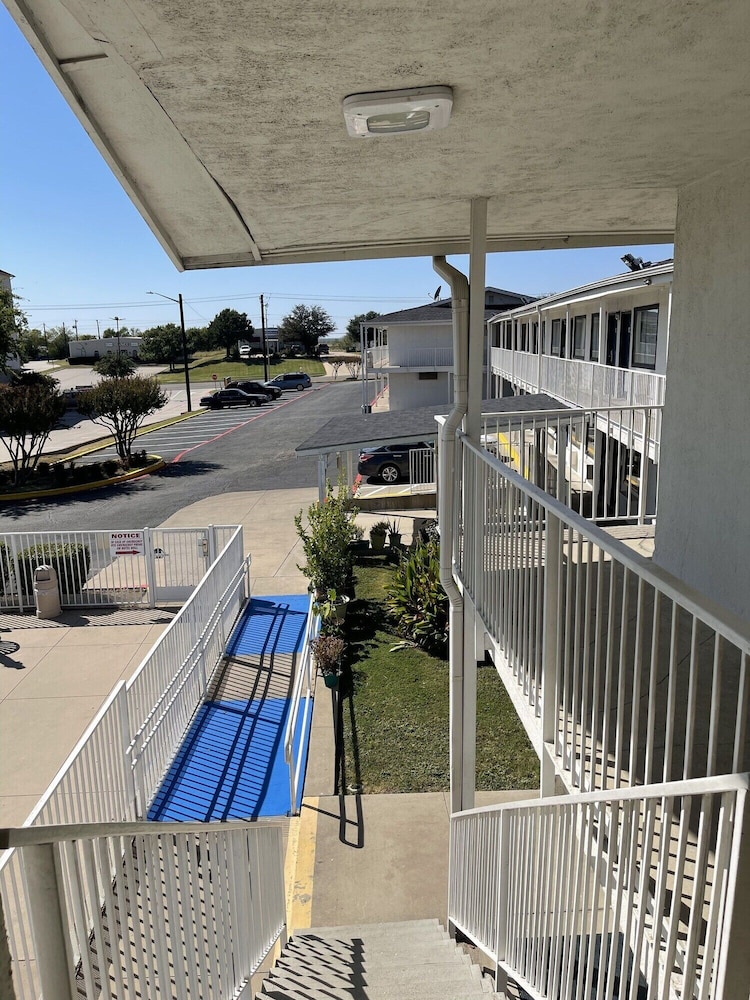 Motel6 Denton, TX - UNT 37/60