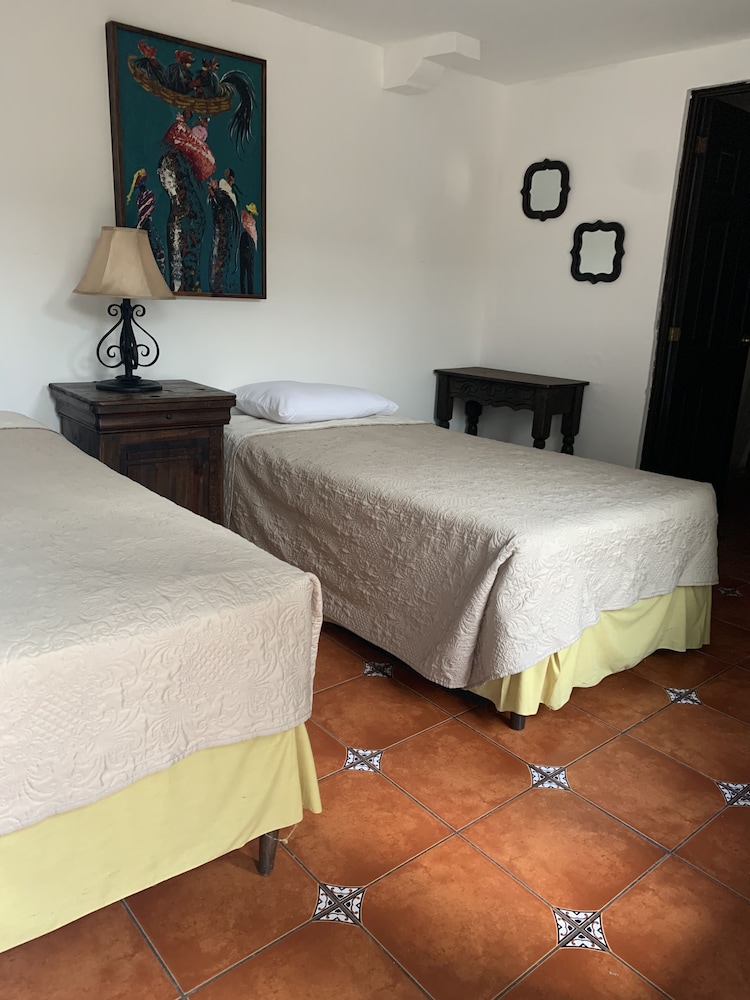 Posada El Antano 24/70