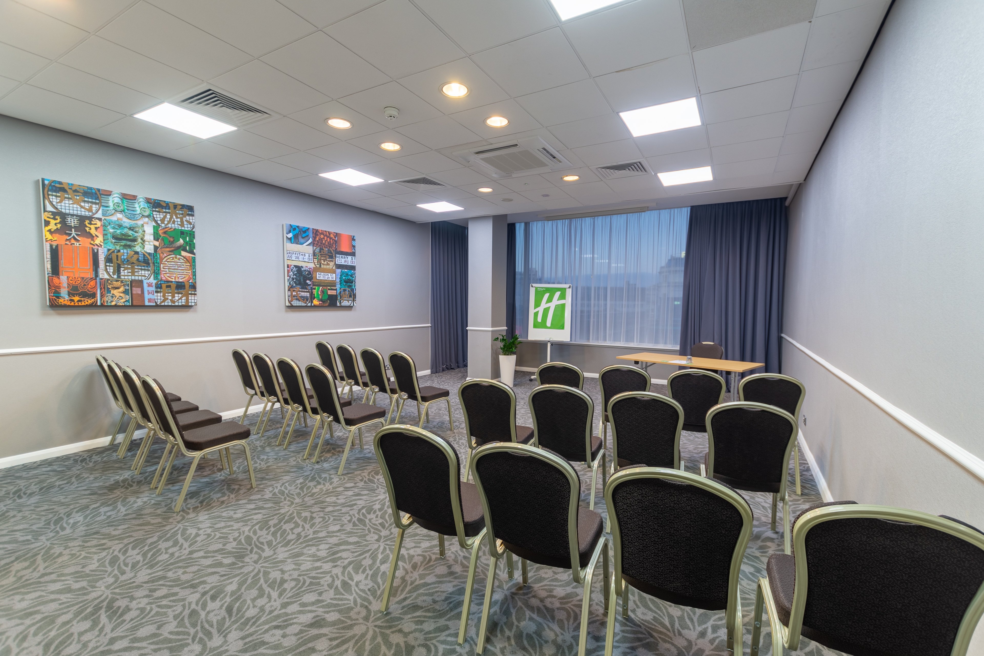 HOLIDAY INN LIVERPOOL 40/50