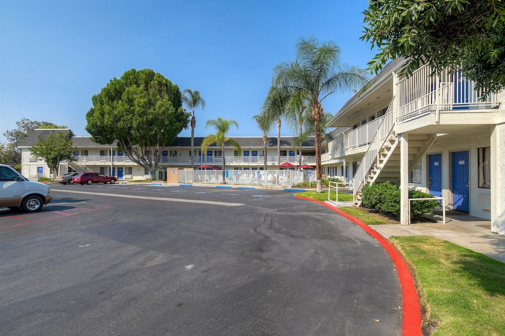 Motel6 El Cajon, CA - San Diego thumb 4