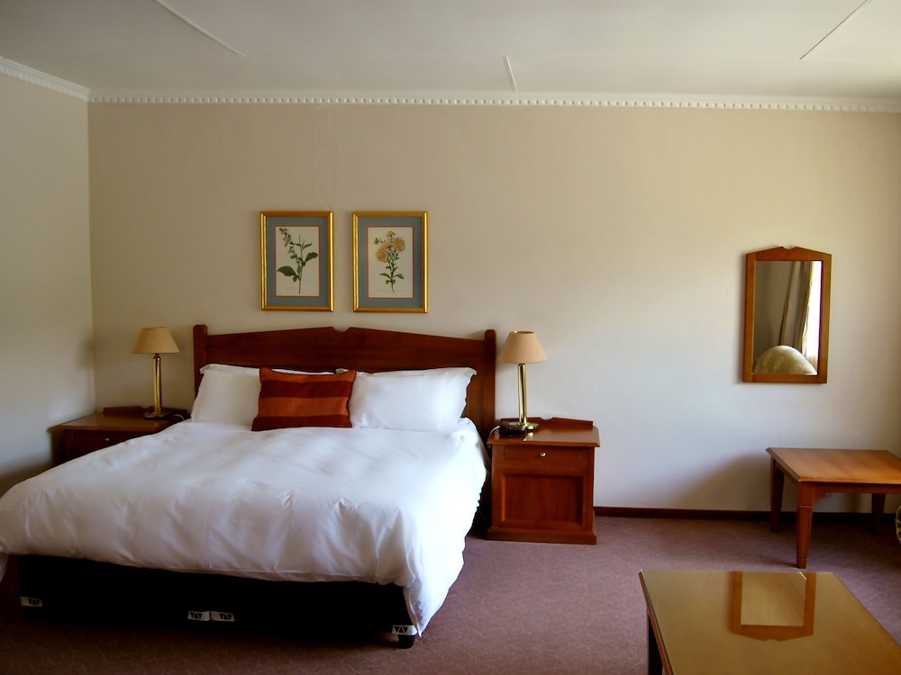 SAFARI LODGE HOTEL & CONVENTION CENTRE 15/50