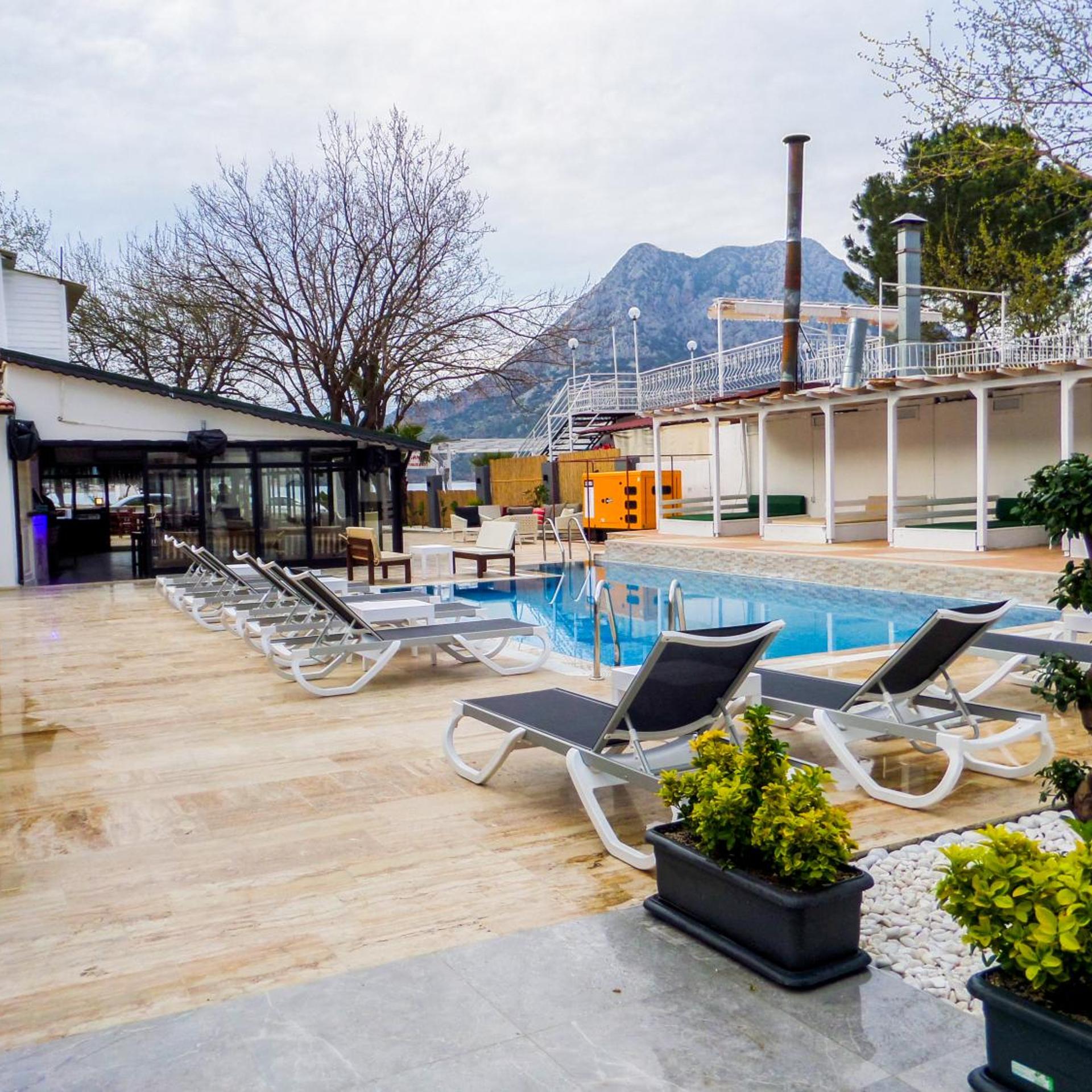 Zulu Hotel 20/30