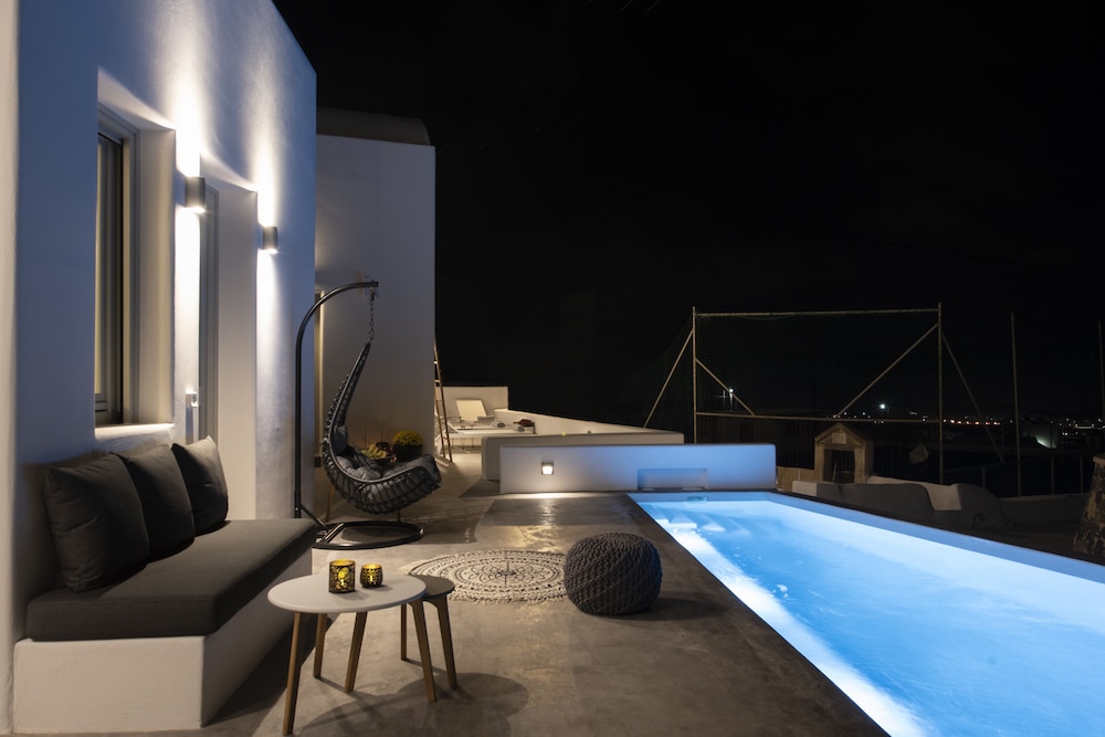 White Orchid Luxury Suites 25/50