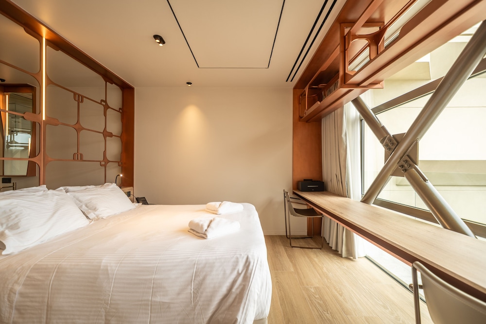Oniros Residences 2/50