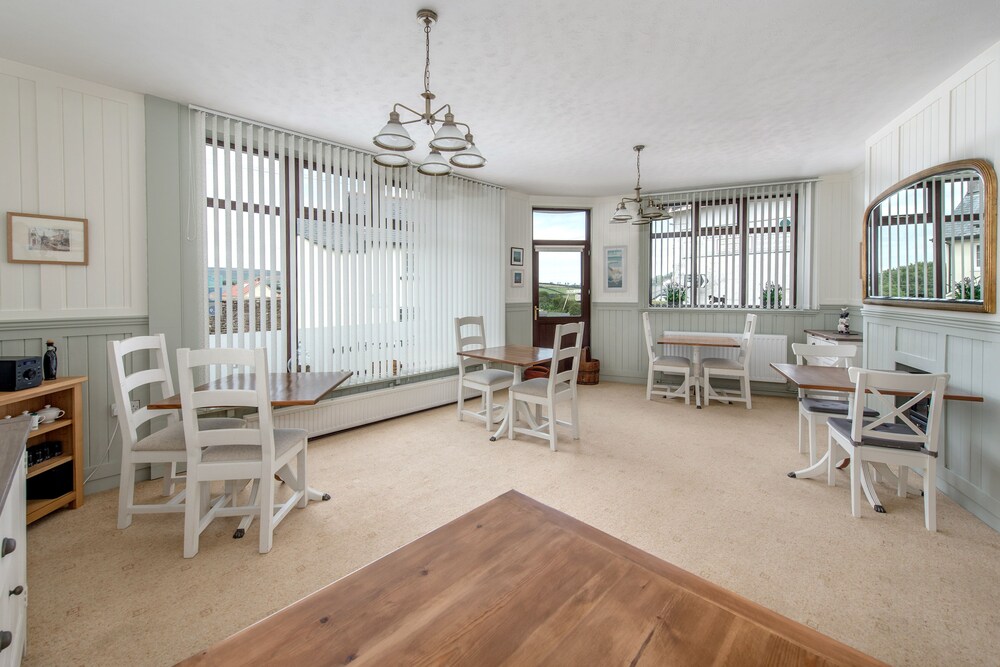 Exmoor House - Guest House 30/50