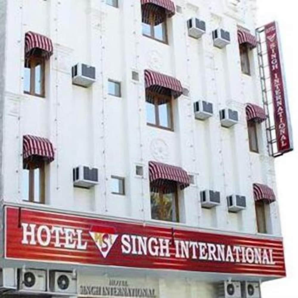 Hotel Singh International 4/35