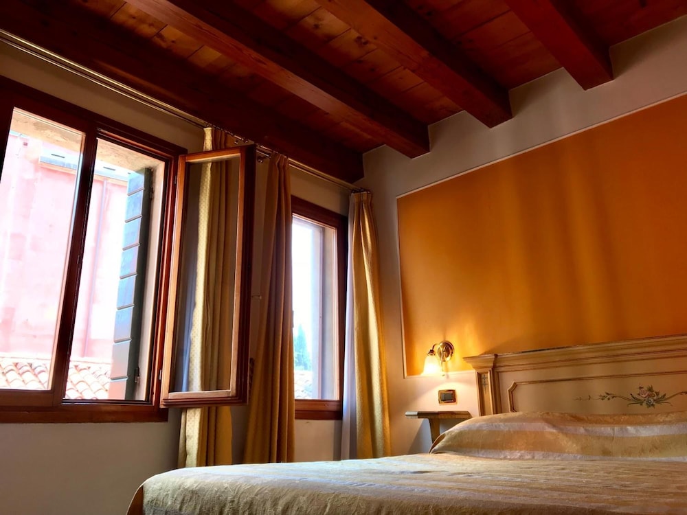 Alla Corte Rossa 38/60