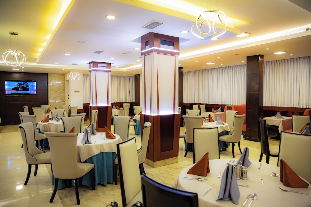 AZZEMAN HOTEL 47/49