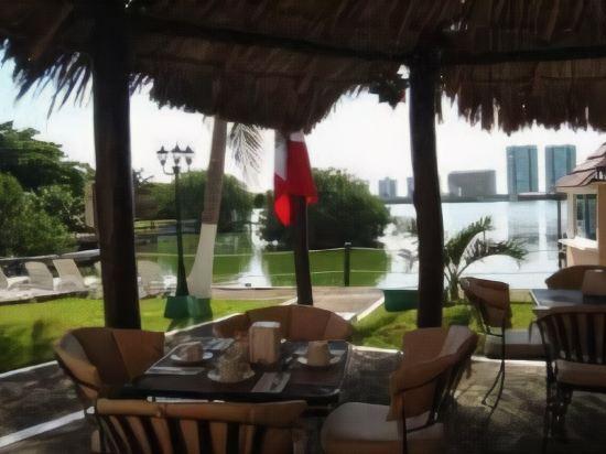 Grand Royal Lagoon 20/31