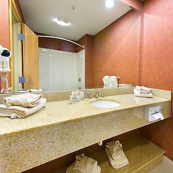 Mountain Edge Suites at Sunapee, an Ascend Collection Hotel 31/69