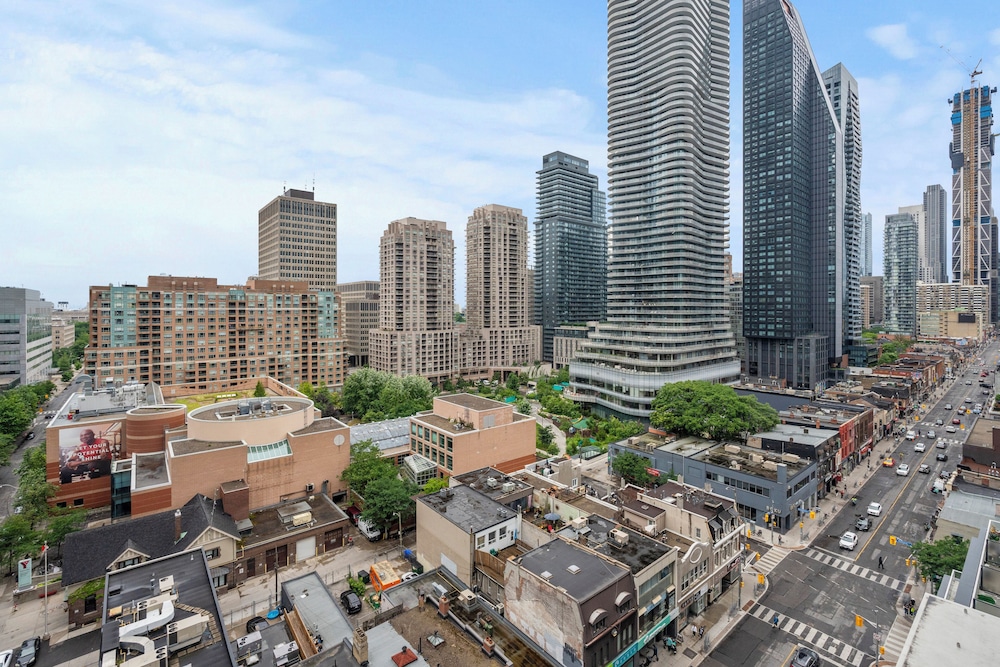 Teahouse Condos in Downtown Toronto 40/50