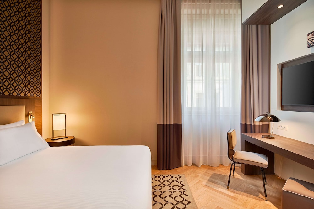 Doubletree By Hilton Trieste 24/87