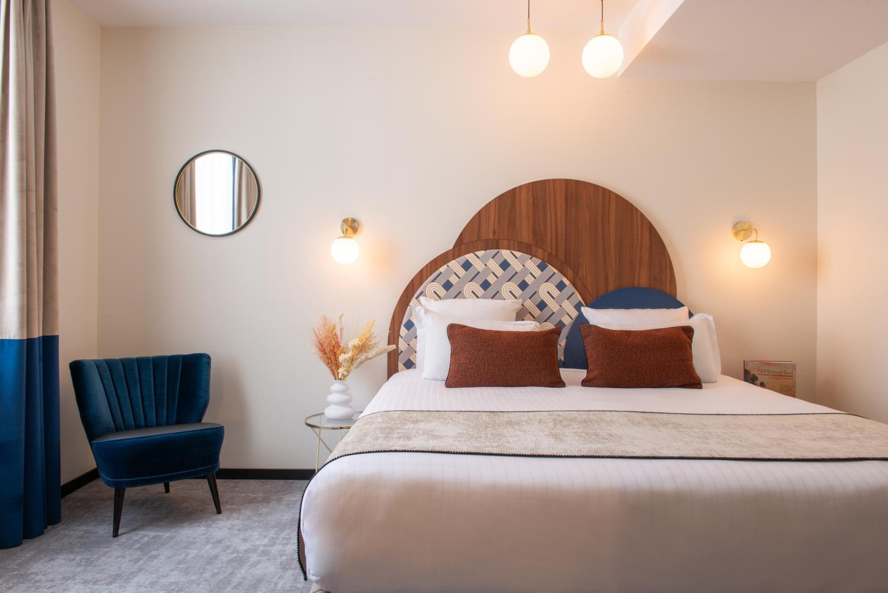 Courtyard, Superior, King Bed
