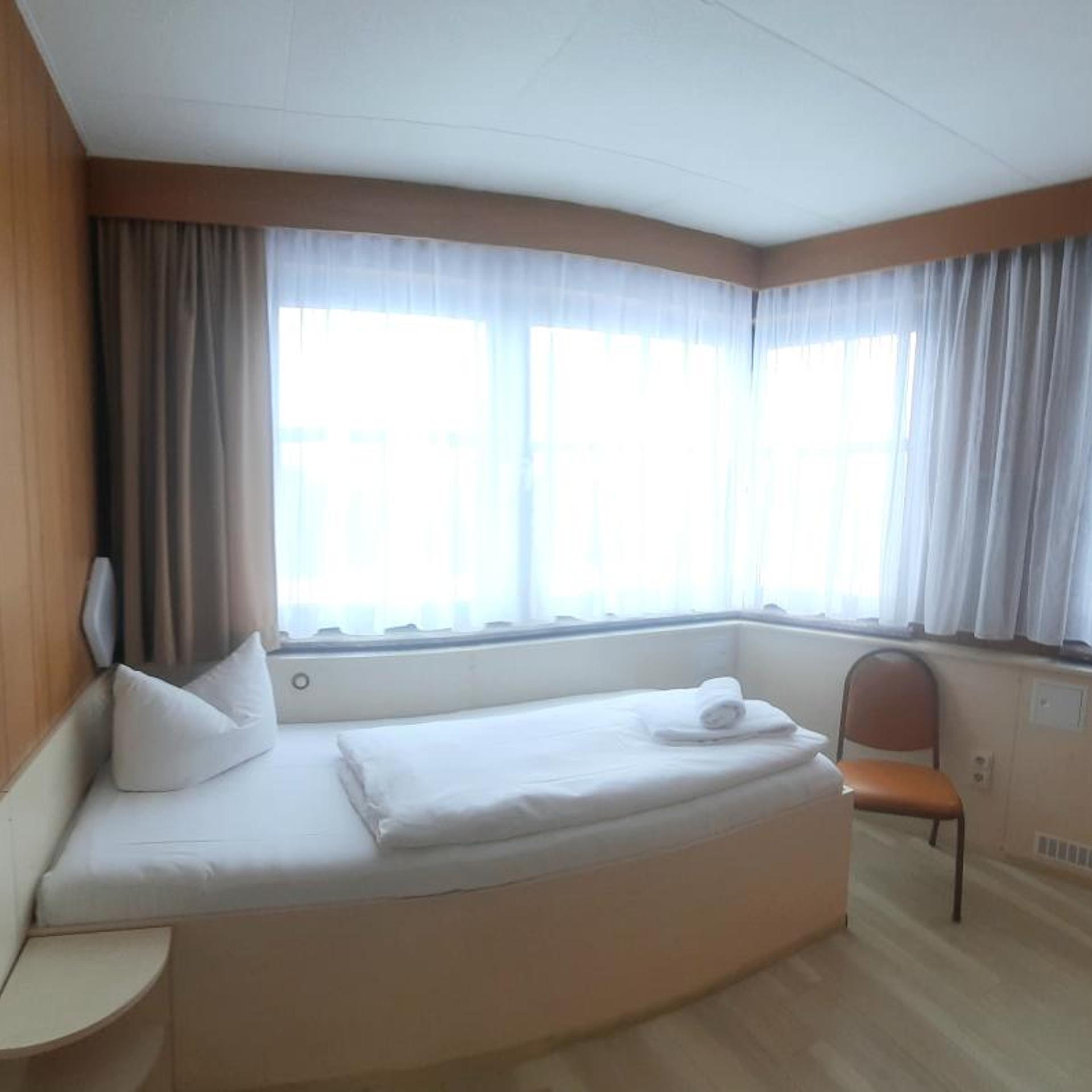 Room, Single
