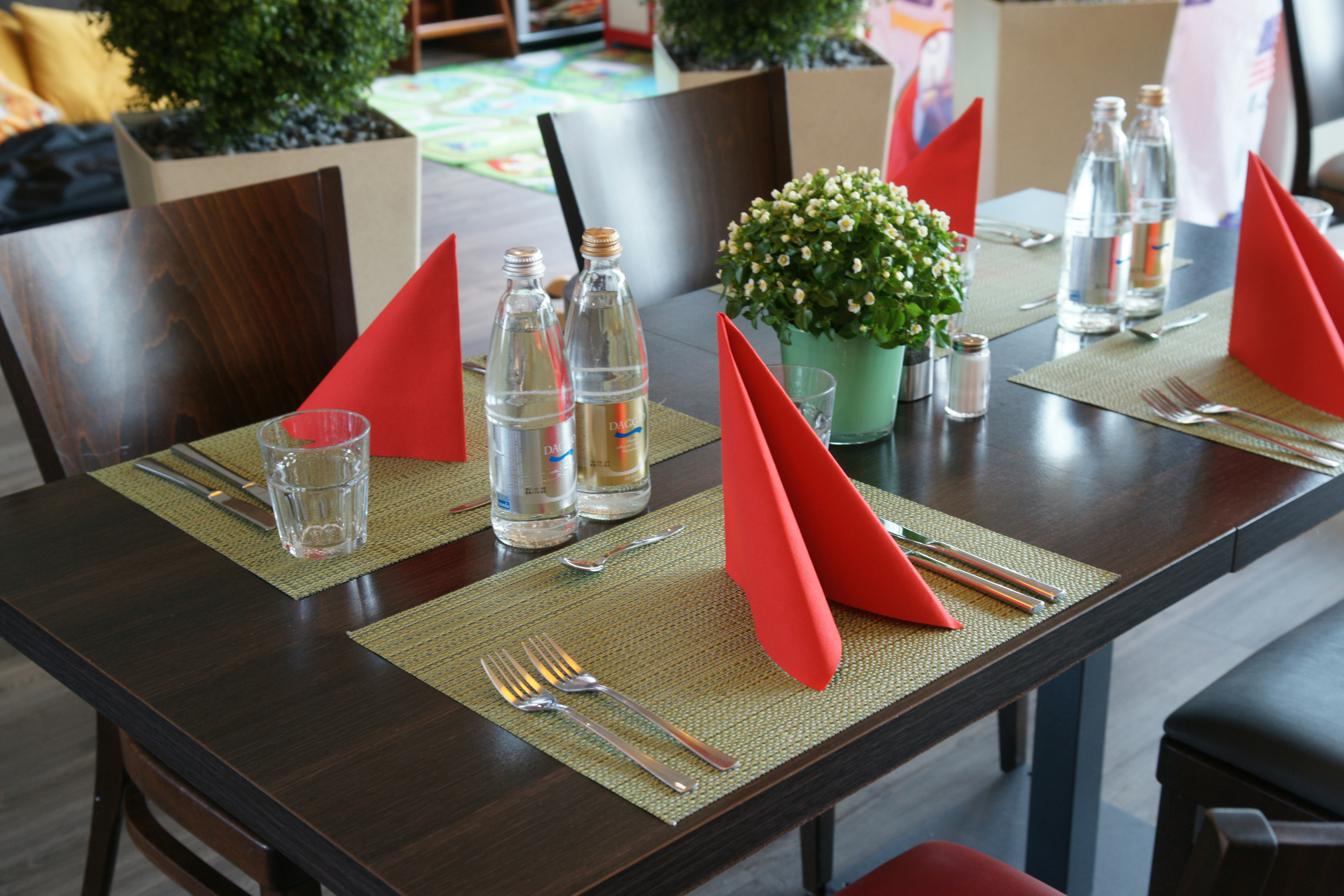 HOLIDAY INN EXPRESS ZURICH AIRPORT 59/80
