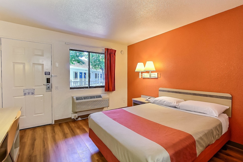 Motel6 Fremont, CA – North 26/58