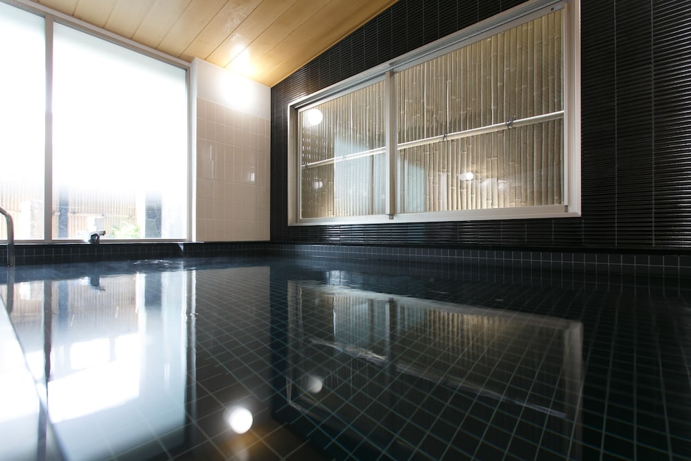 Osaka Corona Hotel 24/48