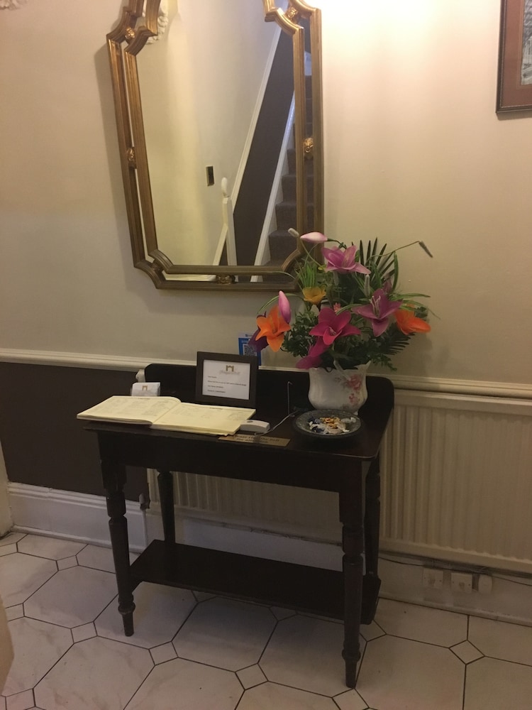 Gillygate Guest House 2/50