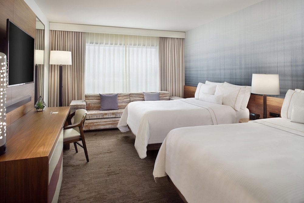 The Westin Charlotte 22/67
