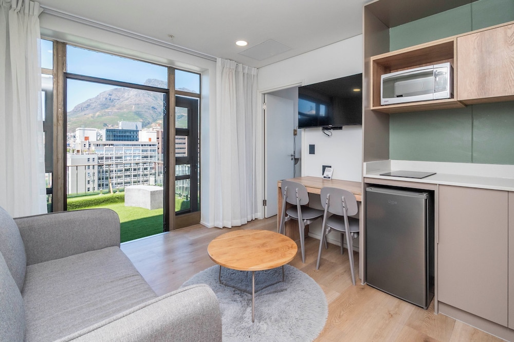 Habitat Aparthotel by Totalstay 33/55