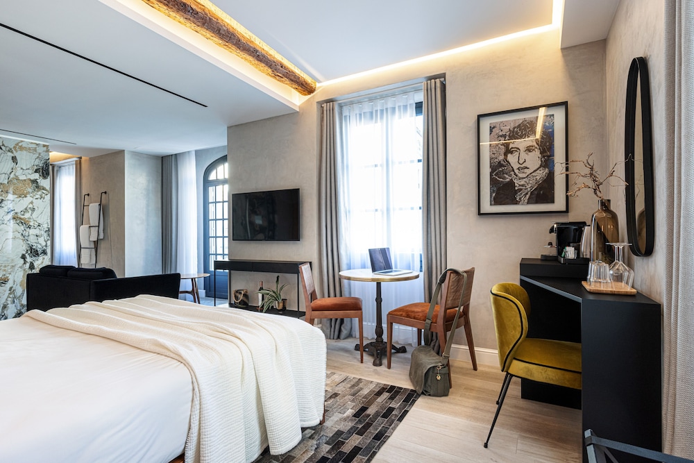 Le Dortoir Multi Storey Luxury Suites 11/50