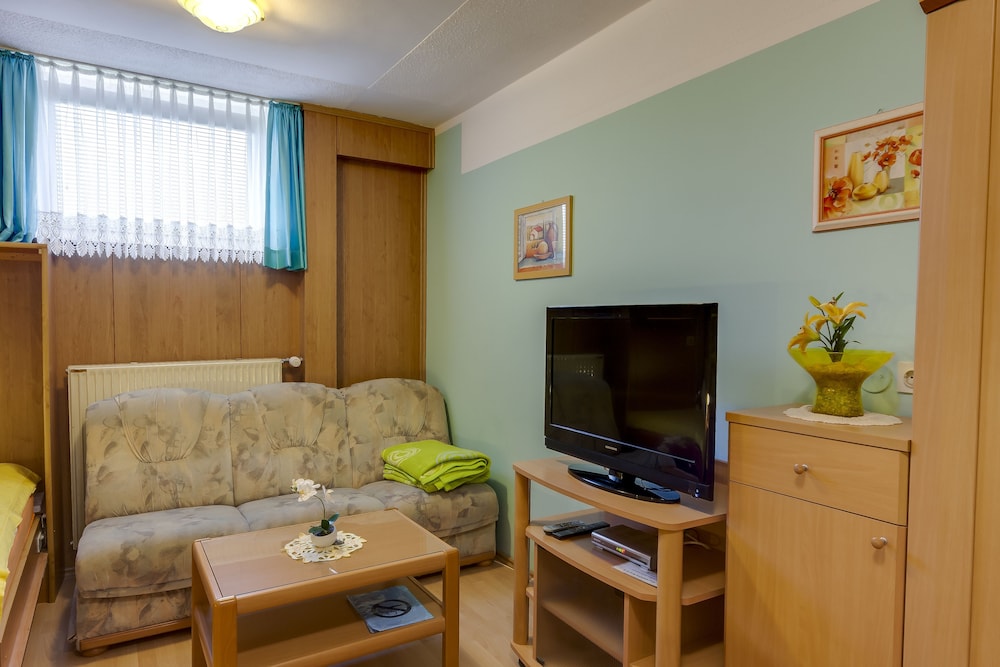 Rooms and Apartments Jana 46/76