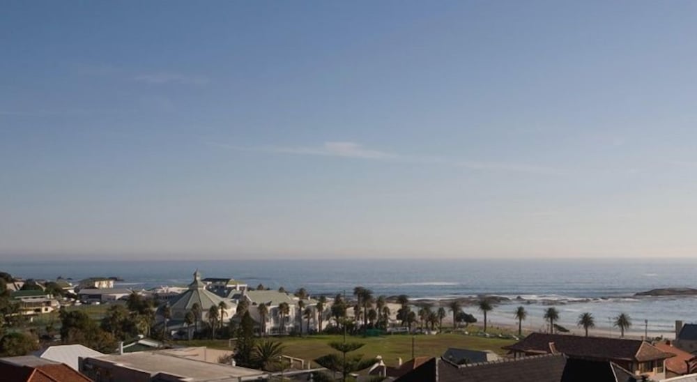 Sea Five Boutique Hotel 53/61