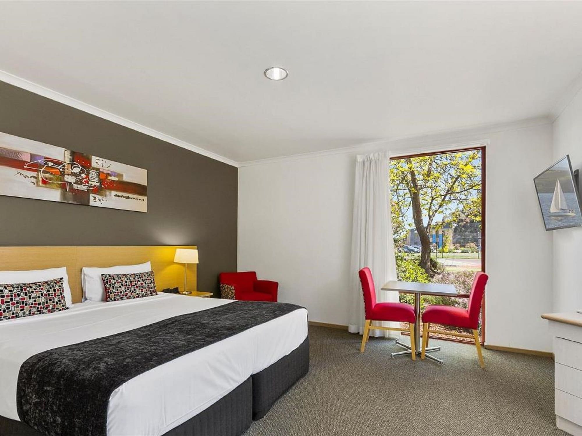 Suite, King Bed