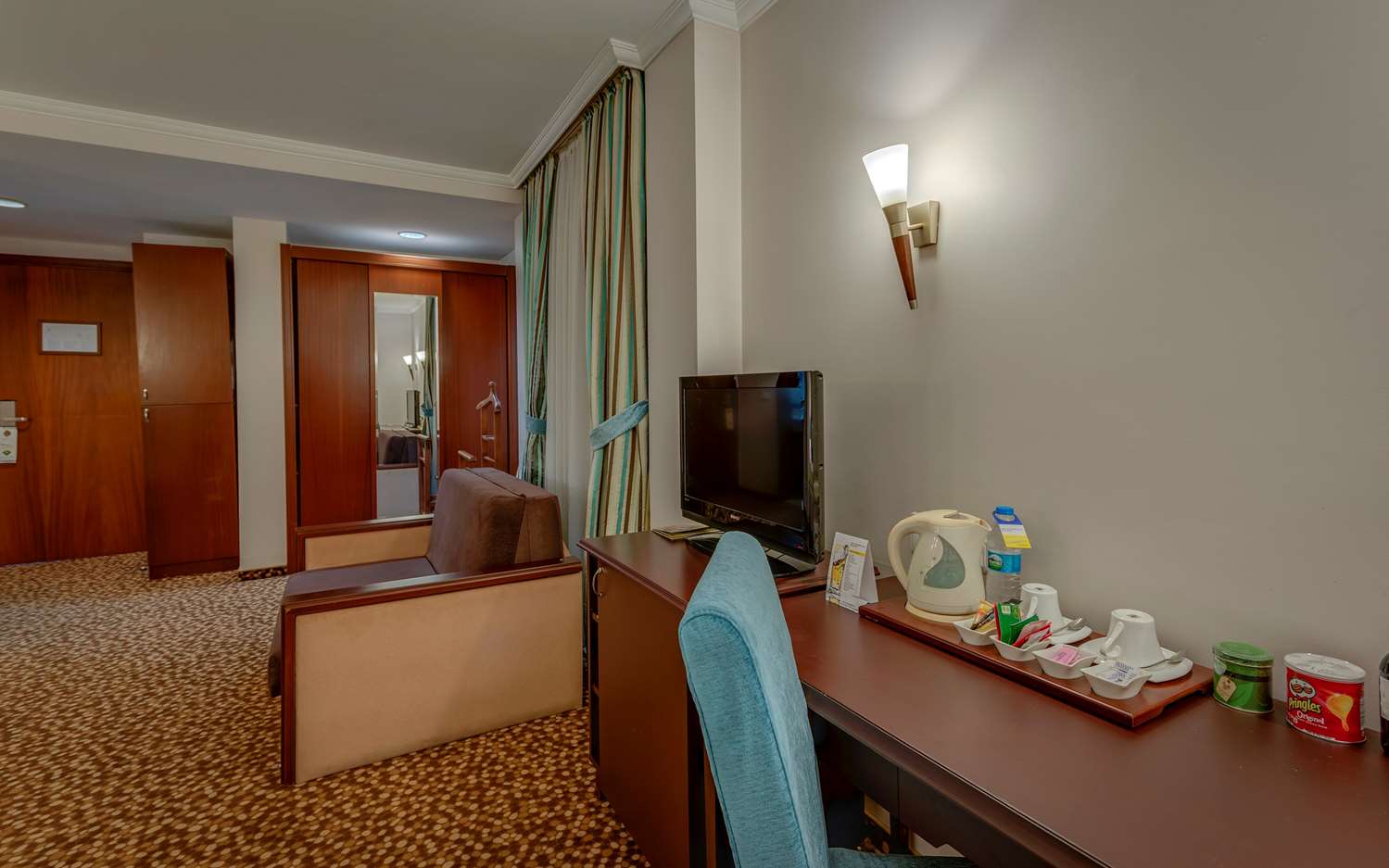 Best Western Plus Khan Hotel 45/49