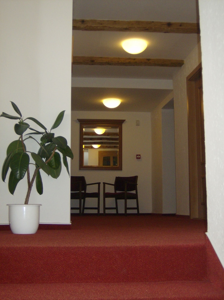 Hotel Maria 6/50
