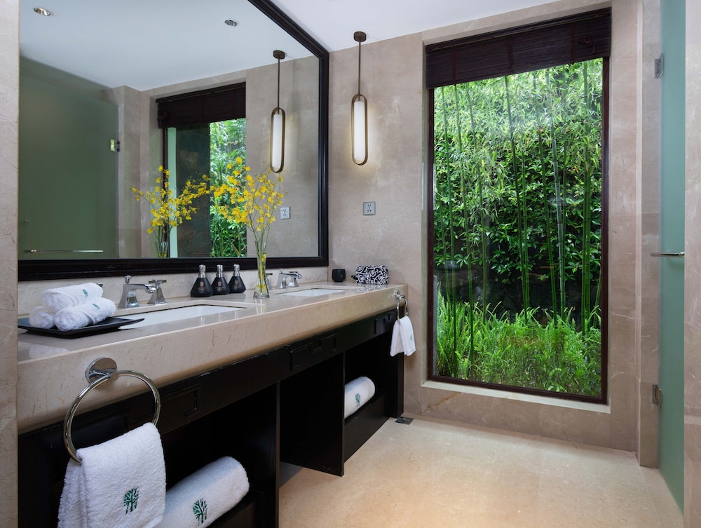 Banyan Tree Tengchong 37/81