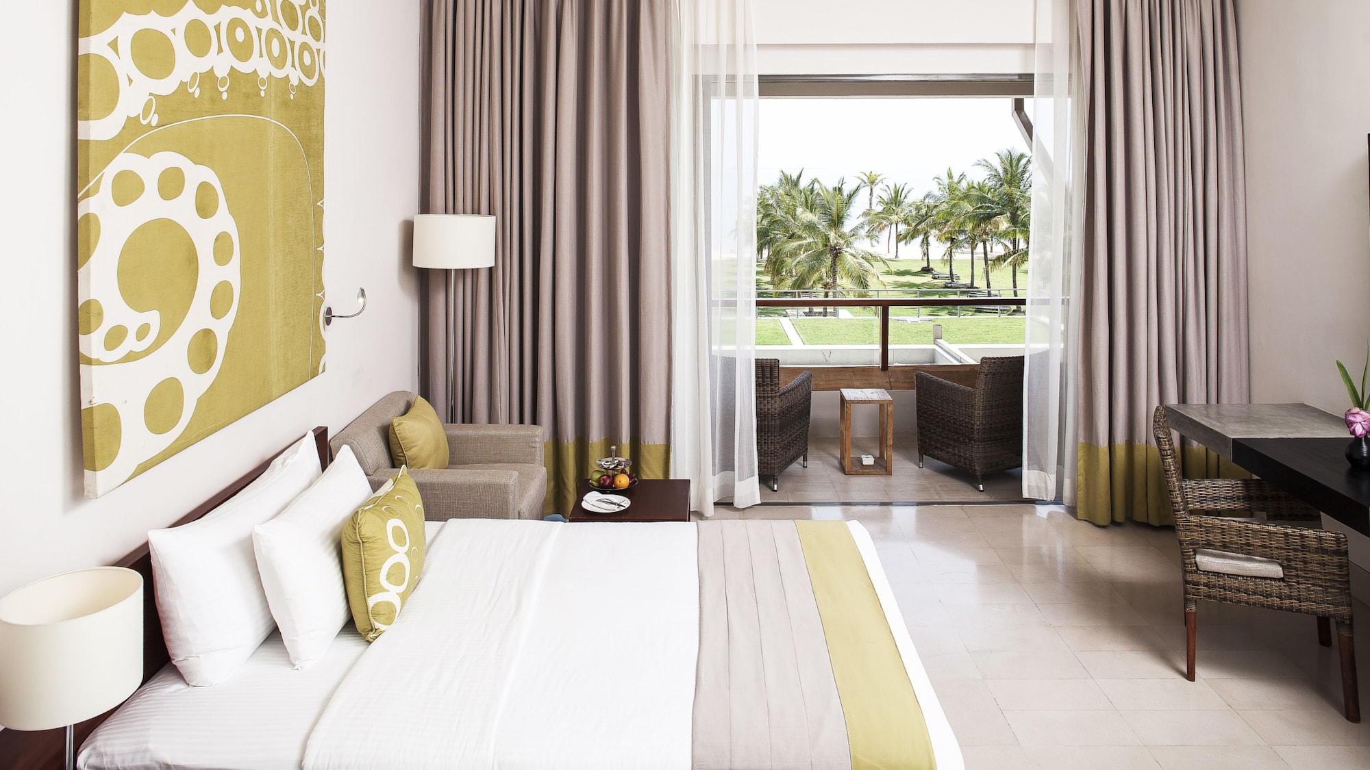 غرفة ديلوكس بسرير كينج وسرير فردي، Amaya Beach Passikudah 2/5