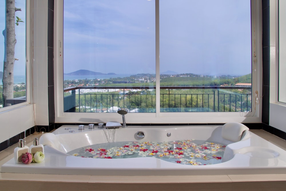 The View Rawada Phuket 54/56